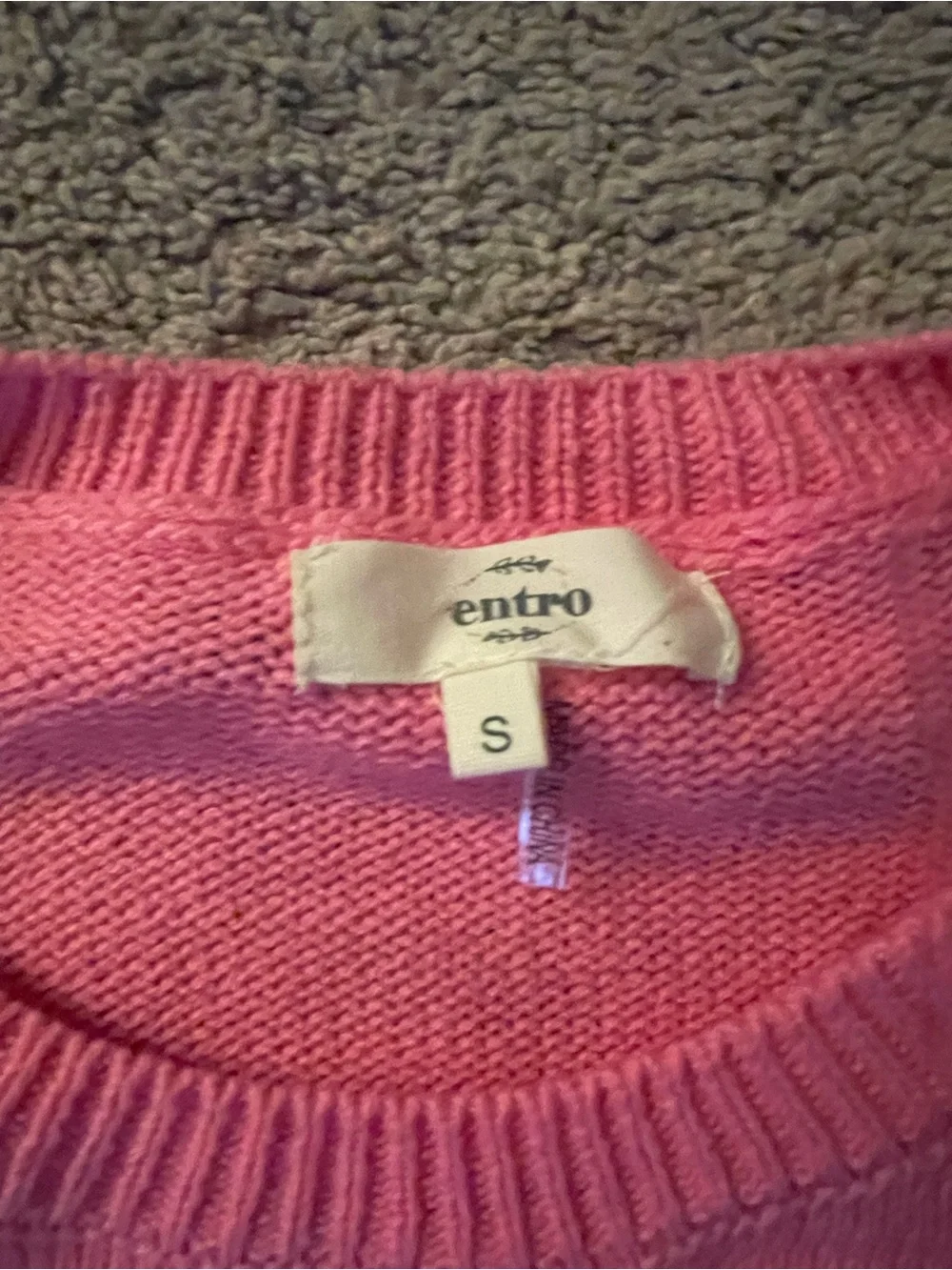 entro Pink Short-Sleeve Sweater with Red Floral Appliqué - Picture 2 of 2